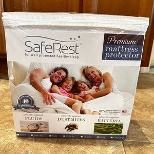 King size mattress protector • New in package